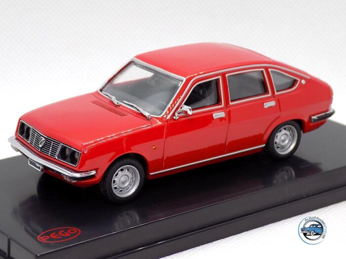 LANCIA - BETA BERLINA (SERIE 1) 1972 red - 1:43 PEGO