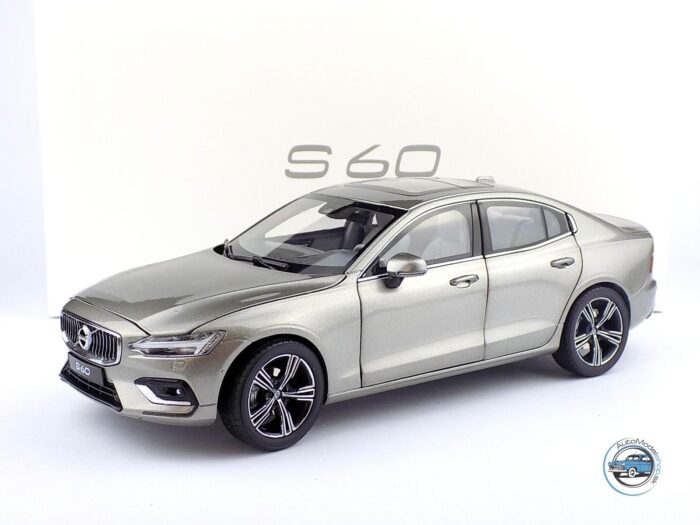 VOLVO S60 - 1:18 PAUDI