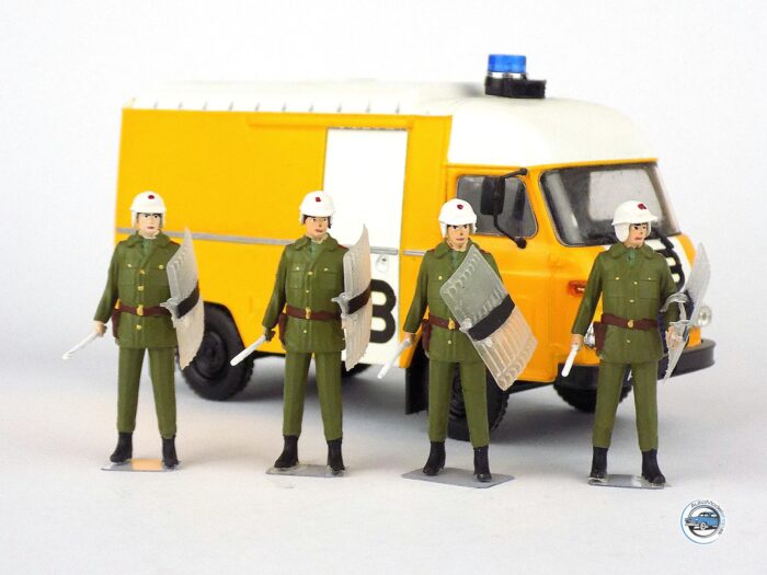 Figúrka príslušníka VB so štítom typ1 1:43 ( 1ks )