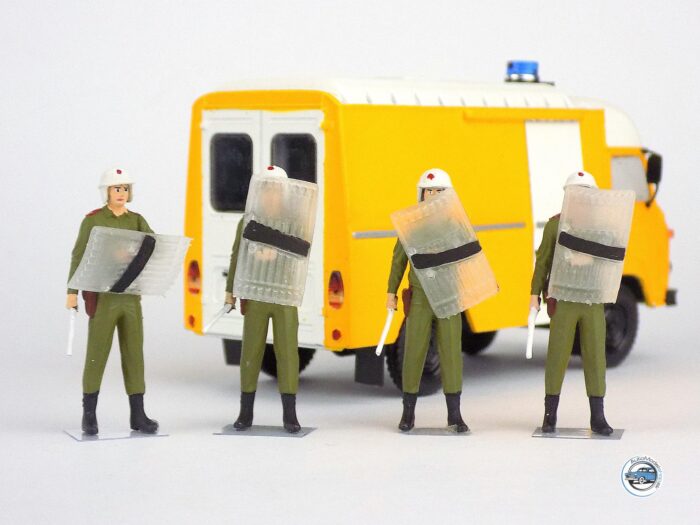 Figúrka príslušníka VB so štítom typ2 1:43 ( 1ks )