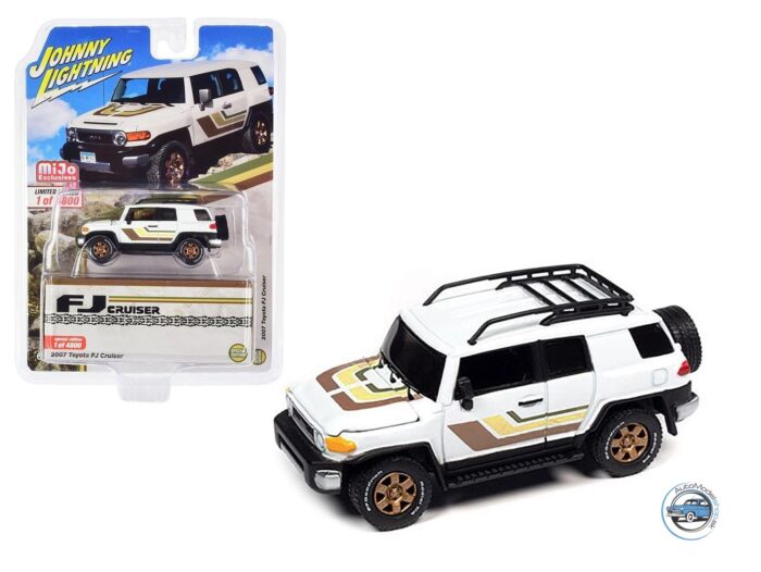 TOYOTA FJ CRUISER 4x4 - 1:64 JOHNNY LIGHTNING