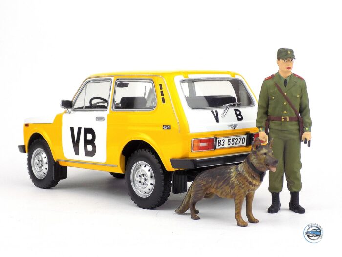 PRÍSLUŠNÍK VB ( PSOVOD + PES ) 1:18