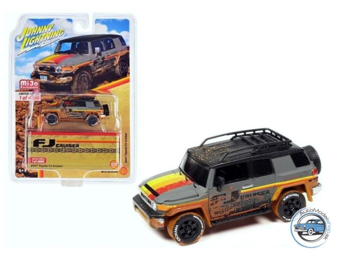 TOYOTA FJ CRUISER 4x4  - 1:64 JOHNNY LIGHTNING