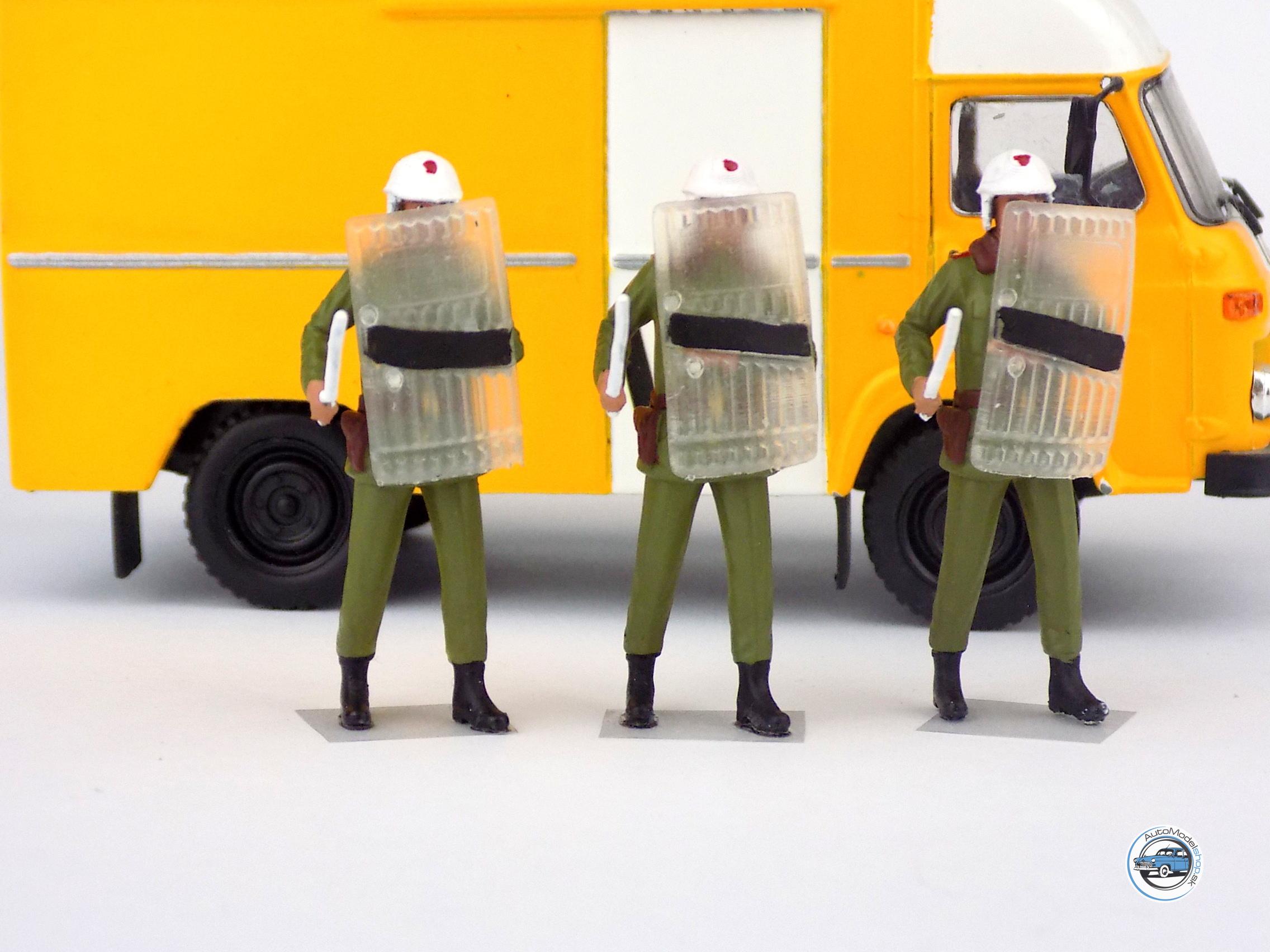 Figúrka príslušníka VB so štítom typ41:43 ( 1ks )